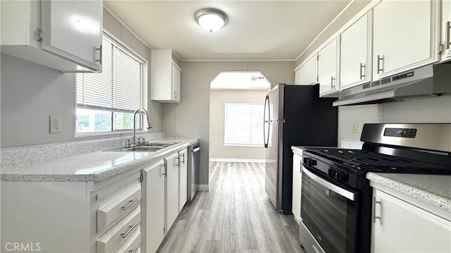 881 N Lake Street 69, Hemet, CA 92544