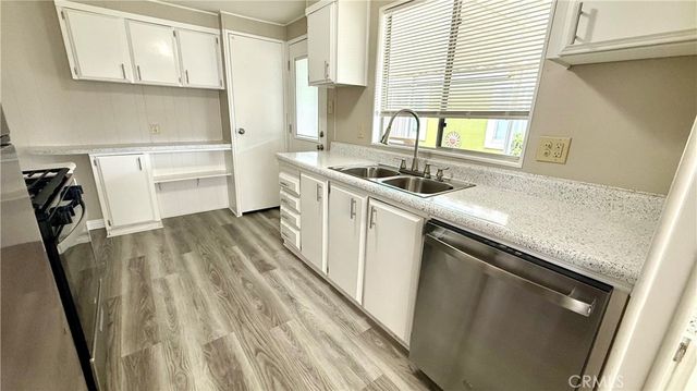 881 N Lake Street 69, Hemet, CA 92544