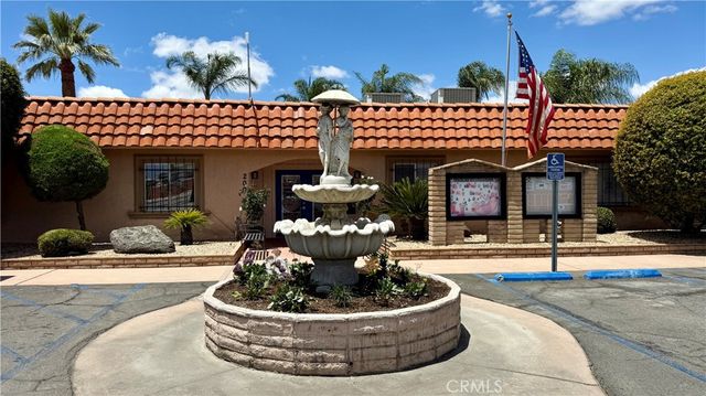 881 N Lake Street 69, Hemet, CA 92544