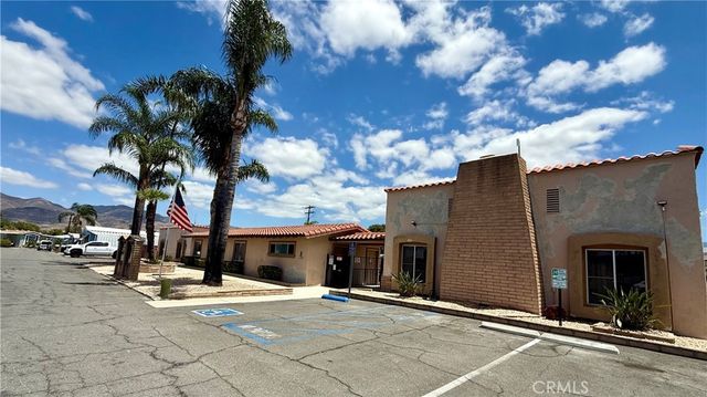 881 N Lake Street 69, Hemet, CA 92544