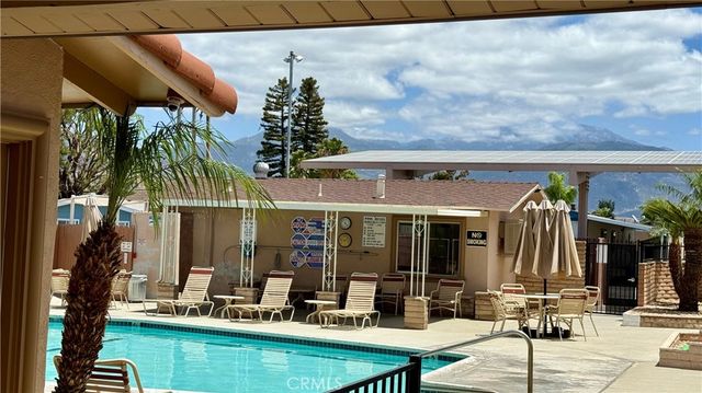 881 N Lake Street 69, Hemet, CA 92544
