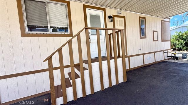 881 N Lake Street 69, Hemet, CA 92544