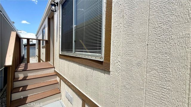 881 N Lake Street 69, Hemet, CA 92544