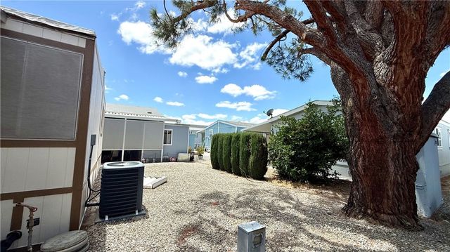 881 N Lake Street 69, Hemet, CA 92544