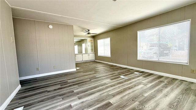 881 N Lake Street 69, Hemet, CA 92544