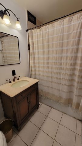 1340 N Dearborn Street 7D, Chicago, IL 60610