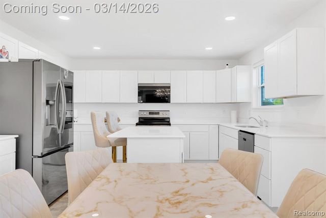 20641 Mendocino Drive, Clinton Township, MI 48038