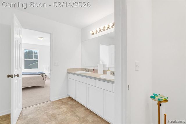 20641 Mendocino Drive, Clinton Township, MI 48038