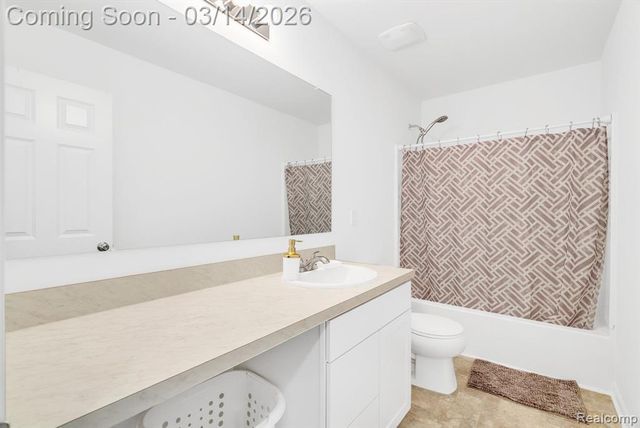 20641 Mendocino Drive, Clinton Township, MI 48038