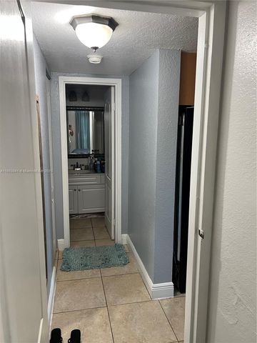 5231 Geneva Way 303, Doral, FL 33166