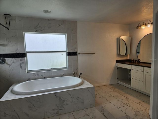 1926 MEADOWRIDGE DRIVE, Valrico, FL 33596