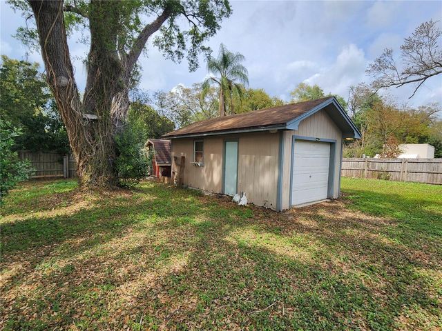 1926 MEADOWRIDGE DRIVE, Valrico, FL 33596