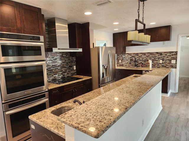 1926 MEADOWRIDGE DRIVE, Valrico, FL 33596