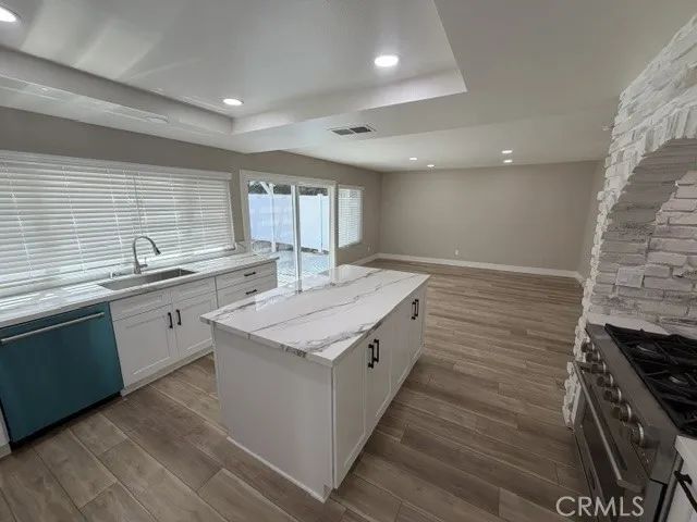4581 Feather River, Corona, CA 92878