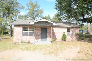 301 E Carlos Avenue, Bristow, OK 74010