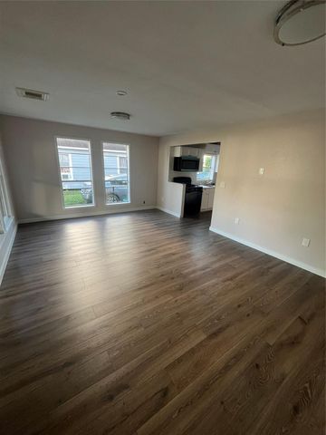 222 E Adoue Street, Baytown, TX 77520