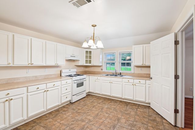 106 N Pine Street, Summerville, SC 29483