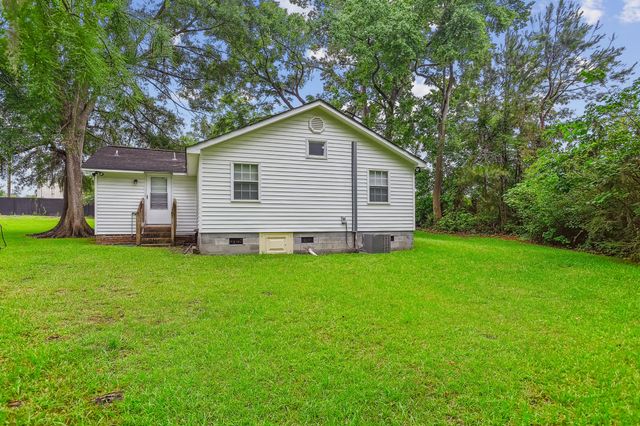 106 N Pine Street, Summerville, SC 29483