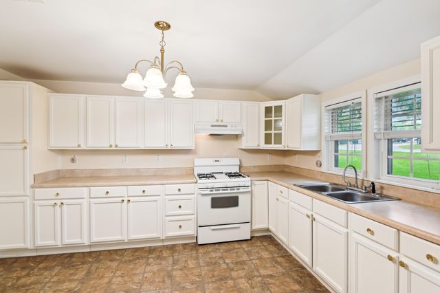 106 N Pine Street, Summerville, SC 29483