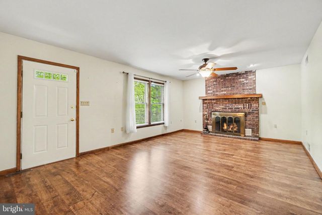 2656 ELLENDALE RD, Dauphin, PA 17018