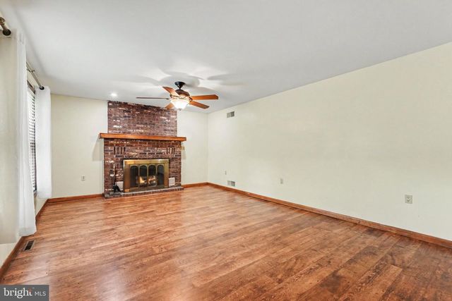 2656 ELLENDALE RD, Dauphin, PA 17018