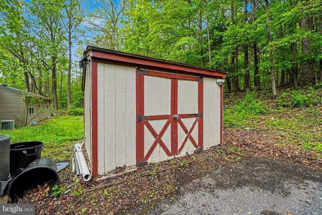 2656 ELLENDALE RD, Dauphin, PA 17018