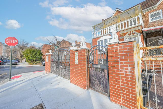 10201 62nd Road, Forest Hills, NY 11375