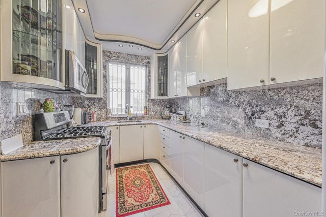 10201 62nd Road, Forest Hills, NY 11375