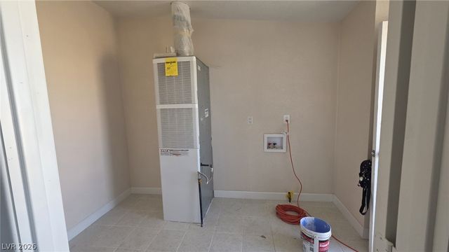 4794 Saguaro Way, Las Vegas, NV 89121