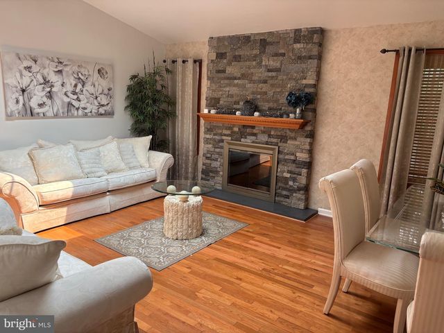 207 PINE ST, Turnersville, NJ 08012
