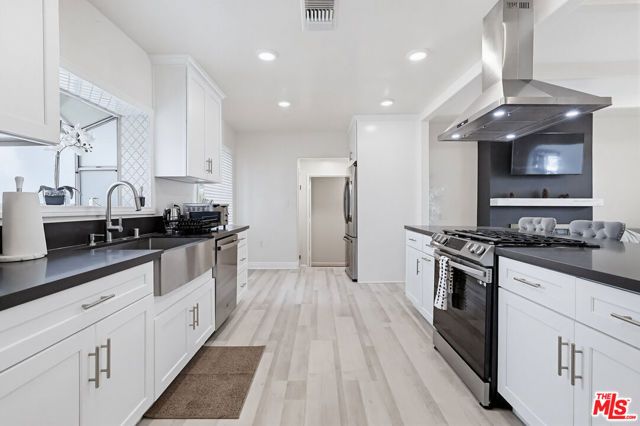 9209 Paramount Boulevard, Downey, CA 90240