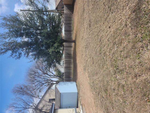 108 Cottonwood DR, Hutto, TX 78634