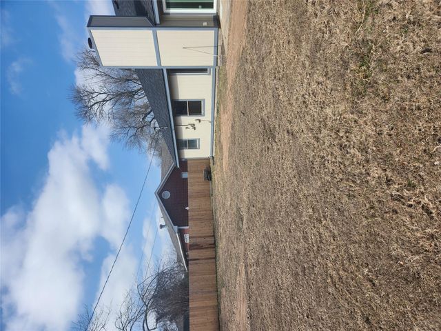 108 Cottonwood DR, Hutto, TX 78634