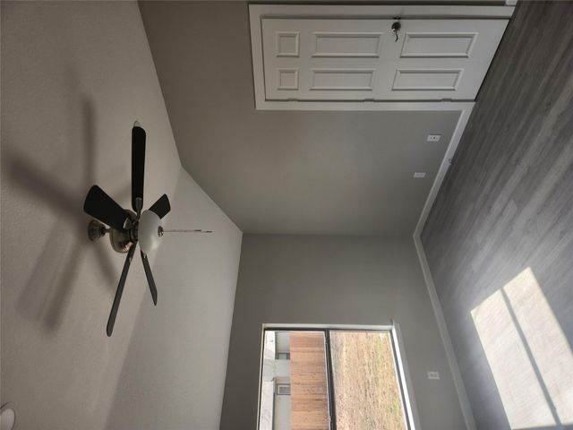 108 Cottonwood DR, Hutto, TX 78634