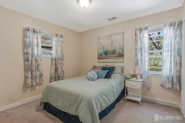 8 Pierrepont Avenue, Middlesex, NJ 08846