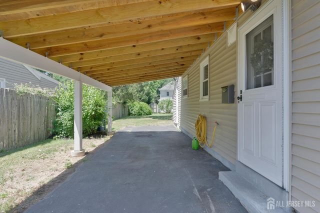 8 Pierrepont Avenue, Middlesex, NJ 08846