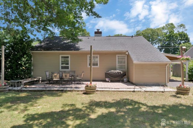8 Pierrepont Avenue, Middlesex, NJ 08846