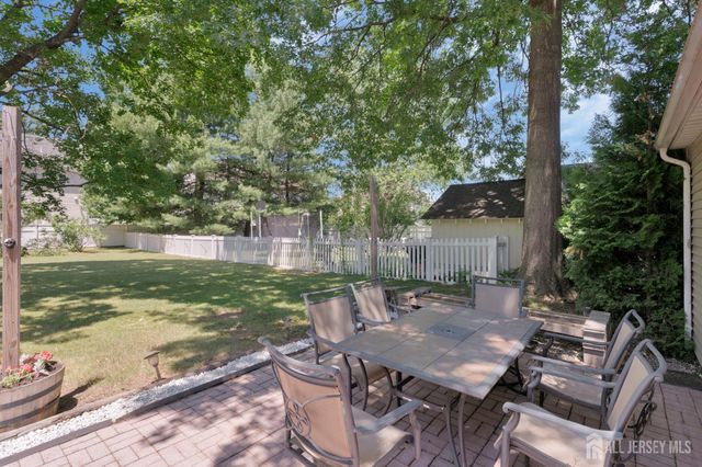 8 Pierrepont Avenue, Middlesex, NJ 08846