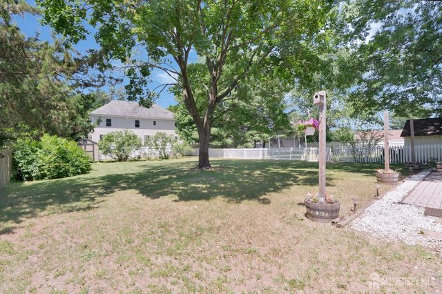 8 Pierrepont Avenue, Middlesex, NJ 08846