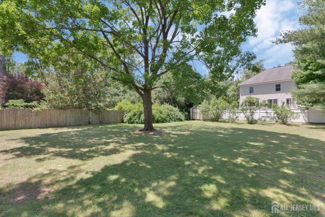 8 Pierrepont Avenue, Middlesex, NJ 08846