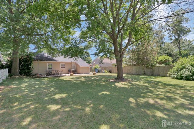 8 Pierrepont Avenue, Middlesex, NJ 08846