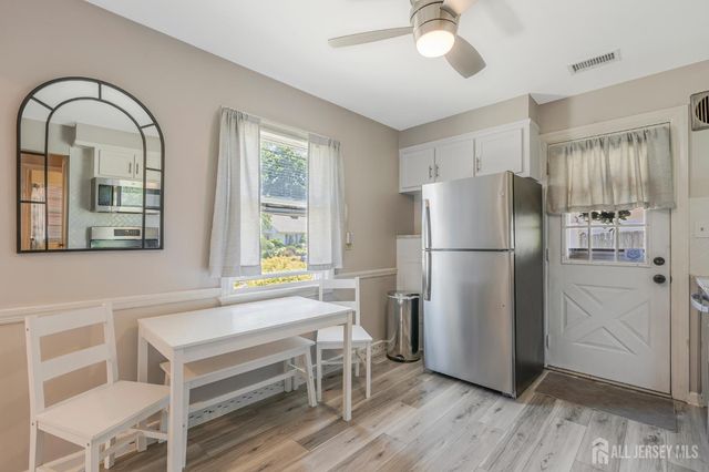 8 Pierrepont Avenue, Middlesex, NJ 08846