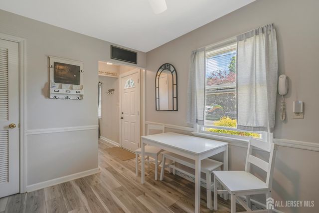 8 Pierrepont Avenue, Middlesex, NJ 08846