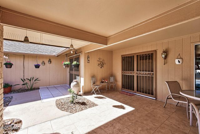 21610 N SUNGLOW Drive, Sun City West, AZ 85375