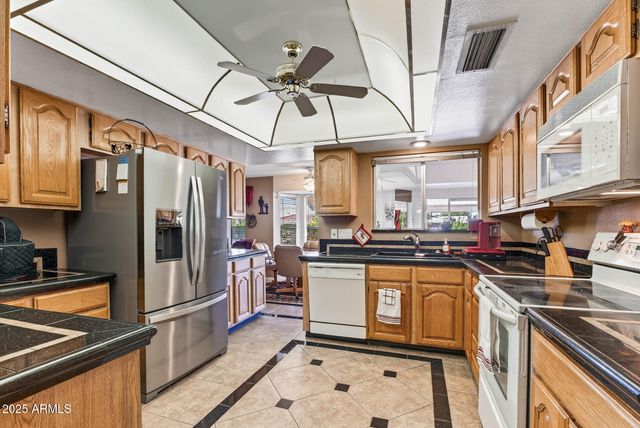 21610 N SUNGLOW Drive, Sun City West, AZ 85375