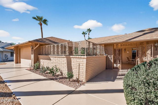 21610 N SUNGLOW Drive, Sun City West, AZ 85375