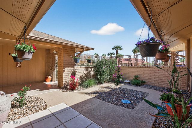 21610 N SUNGLOW Drive, Sun City West, AZ 85375