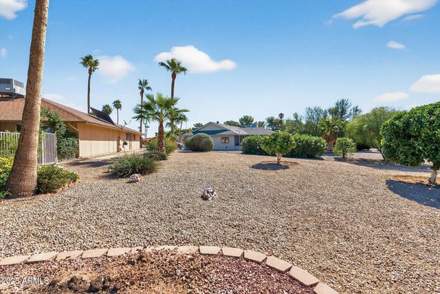 21610 N SUNGLOW Drive, Sun City West, AZ 85375