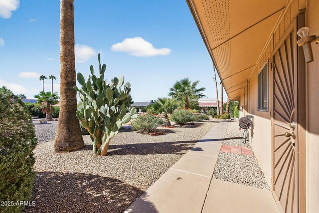 21610 N SUNGLOW Drive, Sun City West, AZ 85375