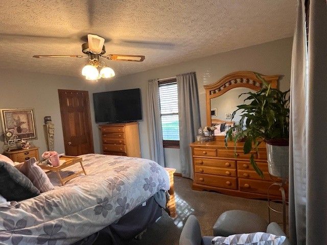 222 Victor Reiter Pkwy, Portland, TN 37148